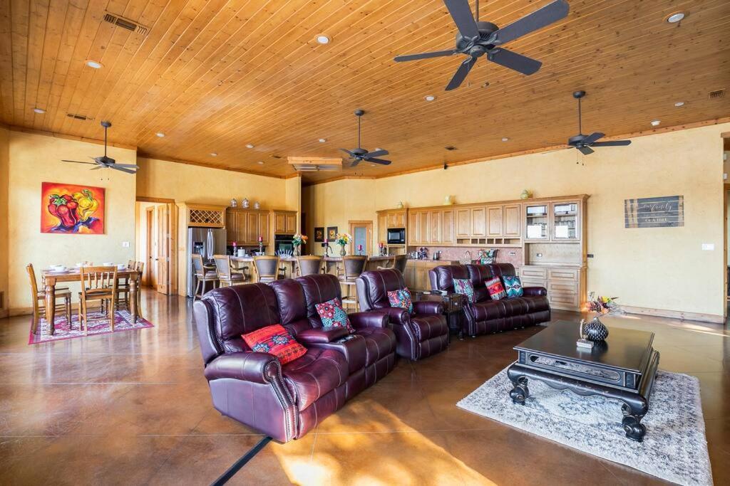 Texas Ranch House With 5 Bedroom And Fish Pond Даллас Экстерьер фото
